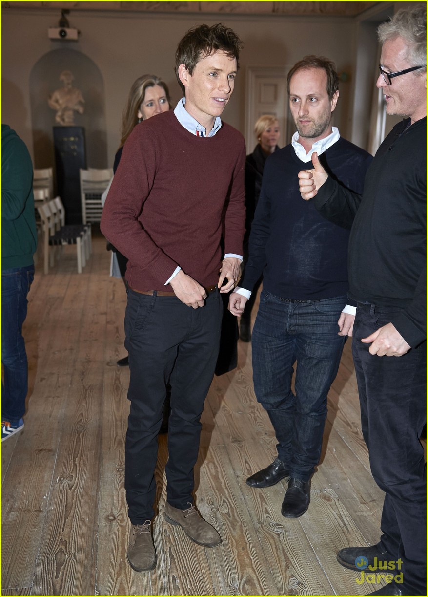 eddie redmayne danish girl denmark photo call 03