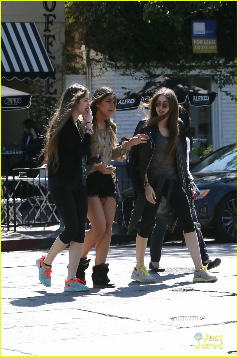 este haim birthday taylor swift 10