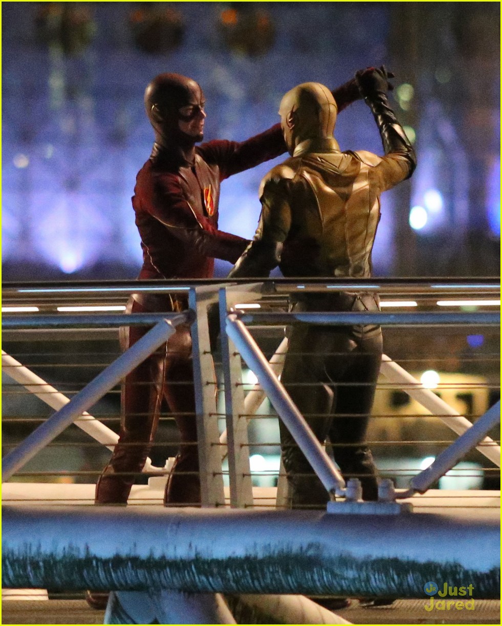 Grant Gustin And Tom Cavanagh Give Us A Flashdance See Them Waltz Photo 782915 Photo 