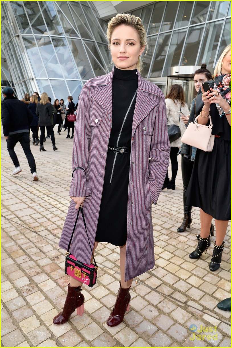 Louis Vuitton Front Row: Selena Gomez, Chloe Moretz, Dianna Agron Close PFW  – Footwear News