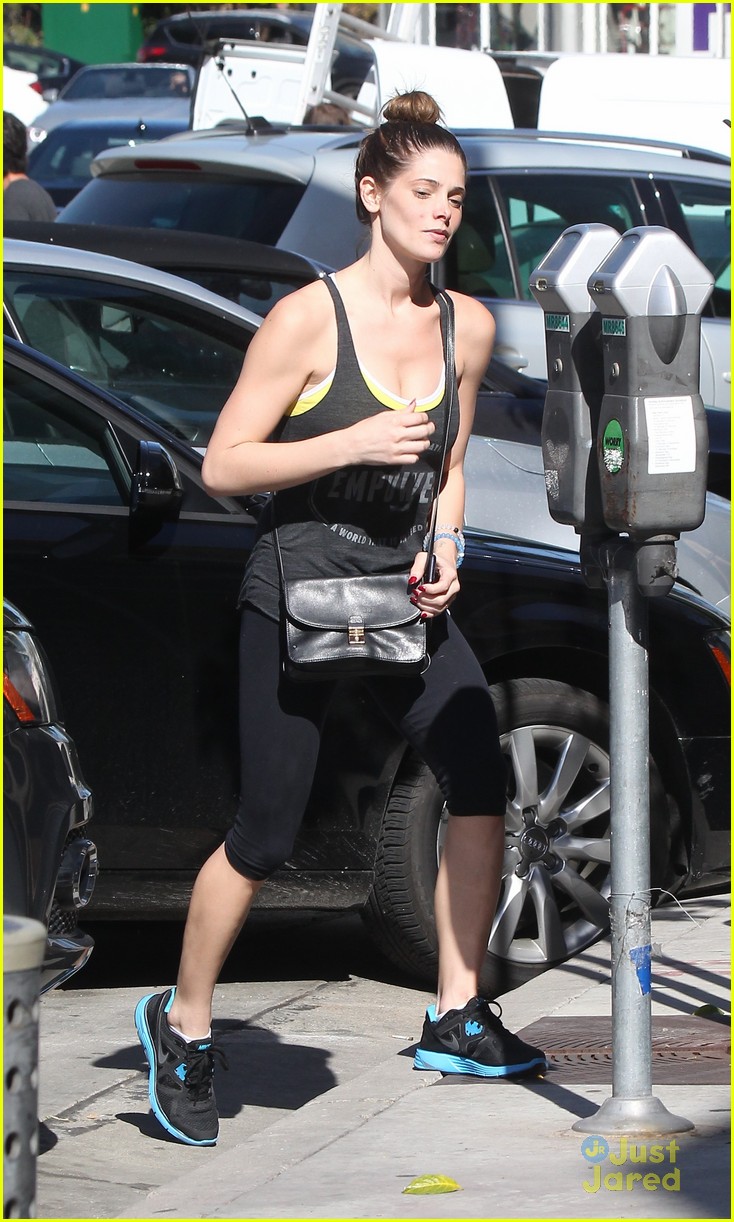 ashley greene super sweet toy drive stephen bday 10