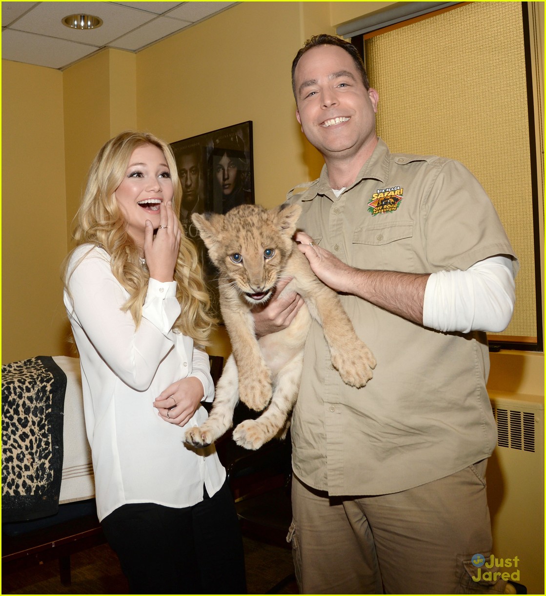 Full Sized Photo of olivia holt fashion meetings nyc meets animals 14 ...