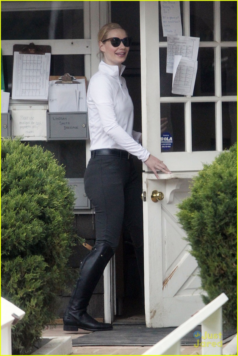 Iggy Azalea Goes Horseback Riding After Taking Twitter Break | Photo