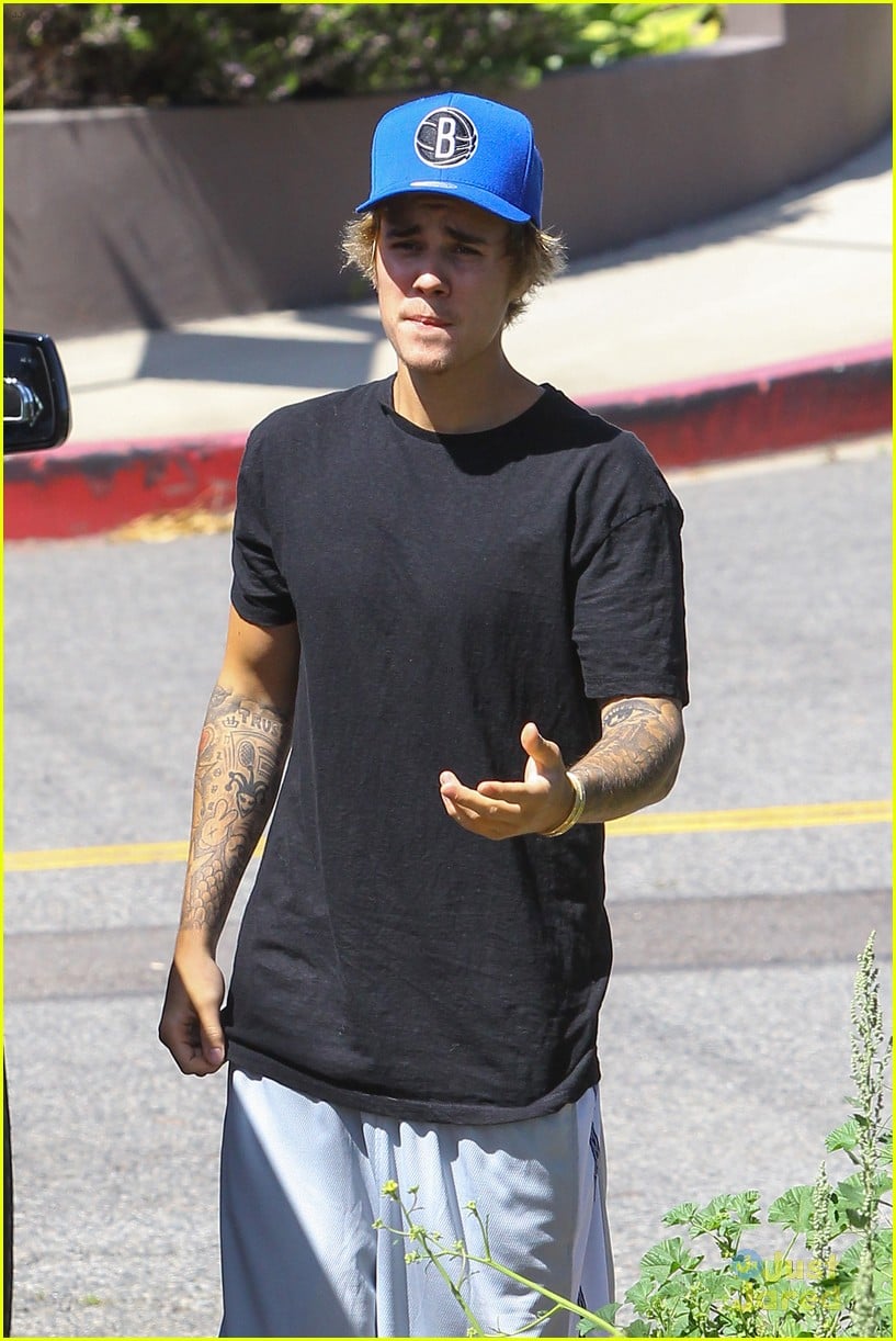 Justin Bieber Has a Cute New Puppy - Meet Esther! | Photo 789969 ...