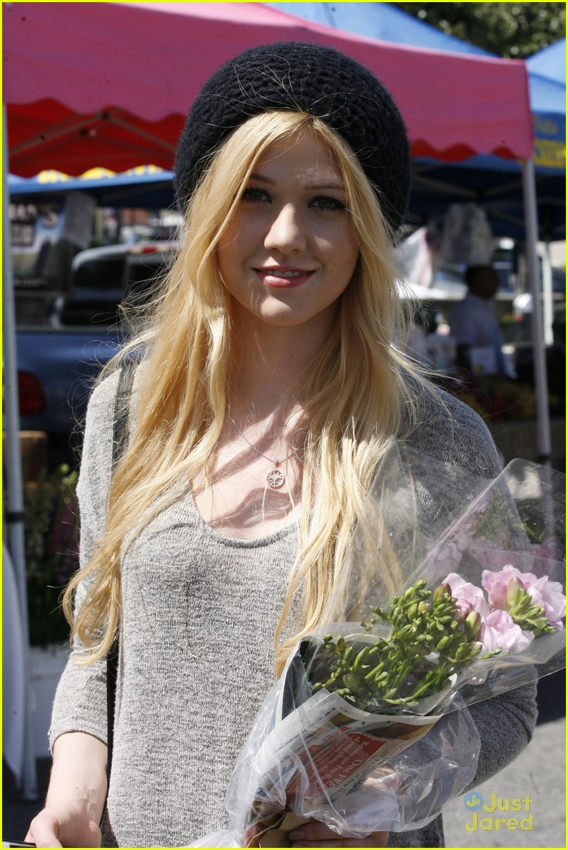 Katherine McNamara Gets Back in the Studio | Photo 794022 - Photo ...