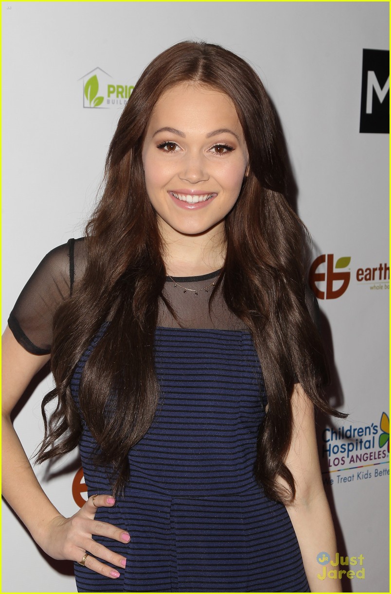 Kelli Berglund Steps Out For Brighter Future For Children Gala | Photo