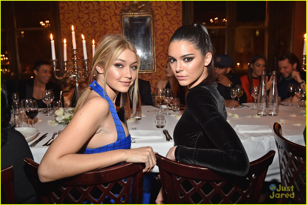 Full Sized Photo of kendall jenner karlie kloss balmain fashion show 04