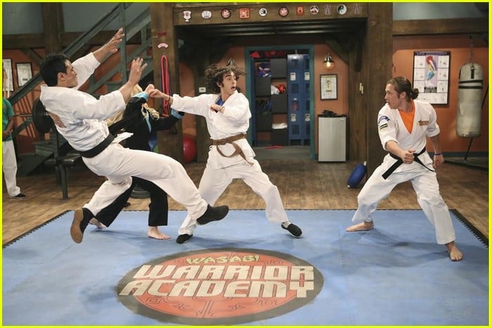 Kickin It You Don T Know Jack Kim Crawford Returns To 'Kickin' It' Tonight! See The Pics! | Photo