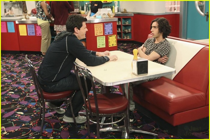 Kickin It You Don T Know Jack Kim Crawford Returns To 'Kickin' It' Tonight! See The Pics! | Photo