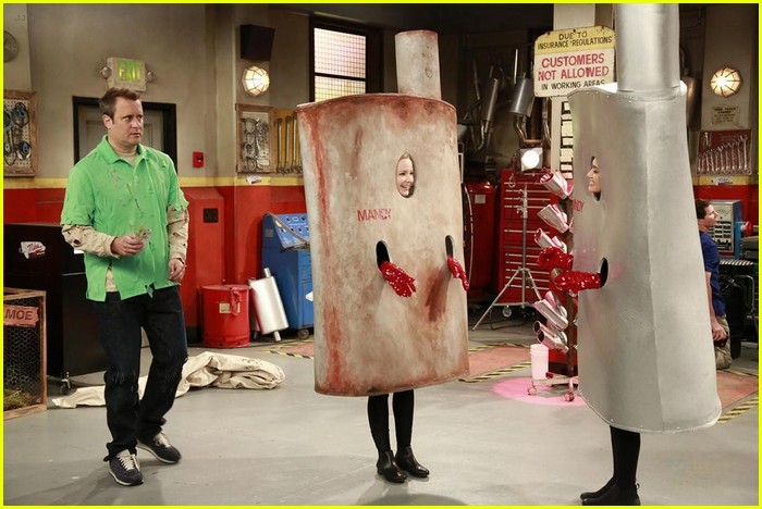 Liv Is A...Singing Muffler? See The Pics From Tonight's 'Liv & Maddie ...