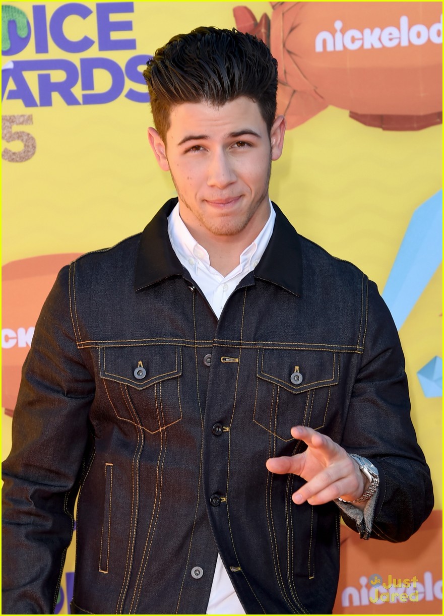 Nick Jonas Hits the Carpet Before Hosting Kids' Choice Awards 2015