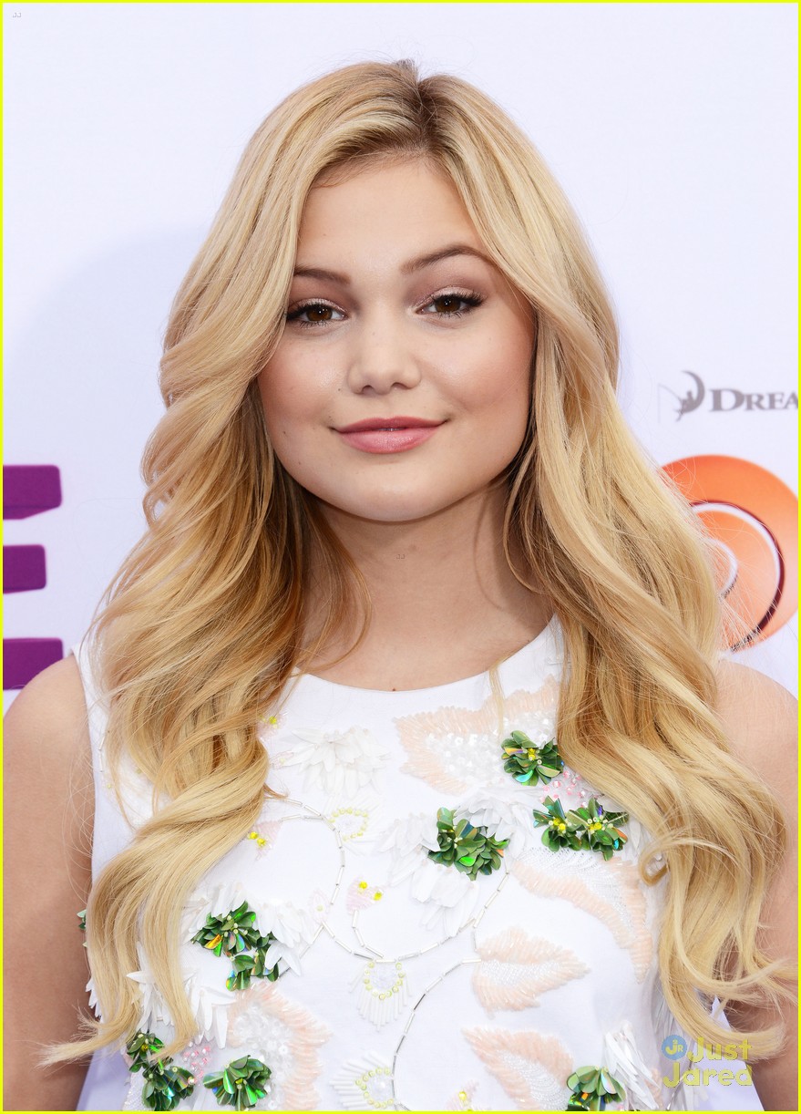 Olivia Holt & Kerri Medders Find Their Way To The 'Home' Premiere ...