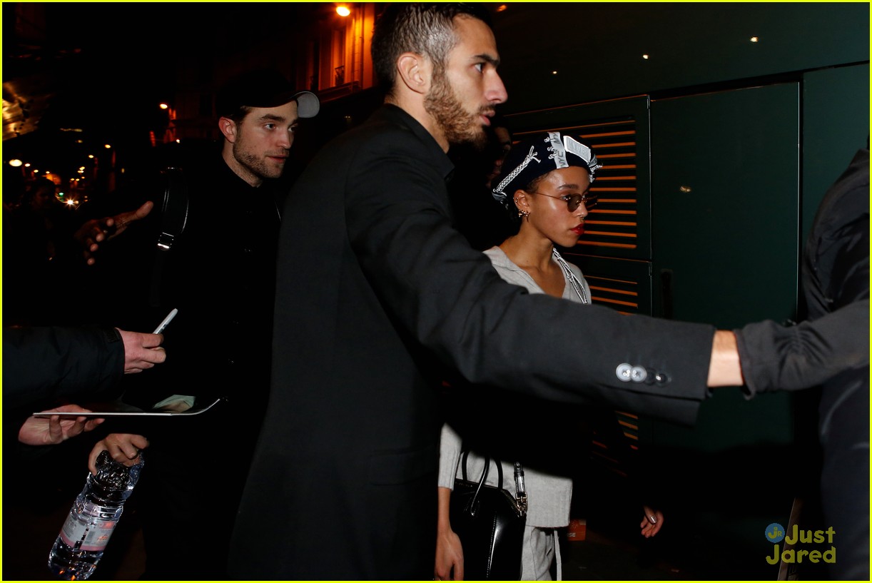 Robert Pattinson & FKA twigs Wrap Up Their Night In Paris | Photo