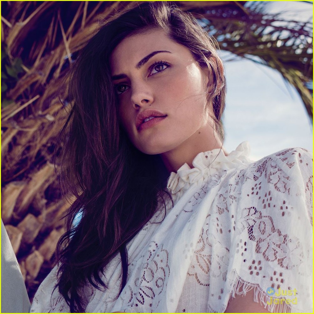 Phoebe Tonkin makes history as the first female ambassador for R.M.  Williams - Vogue Australia