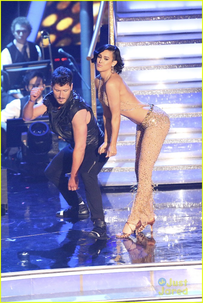 Rumer Willis Shows Off Her Killer Body During 'DWTS' Salsa See the