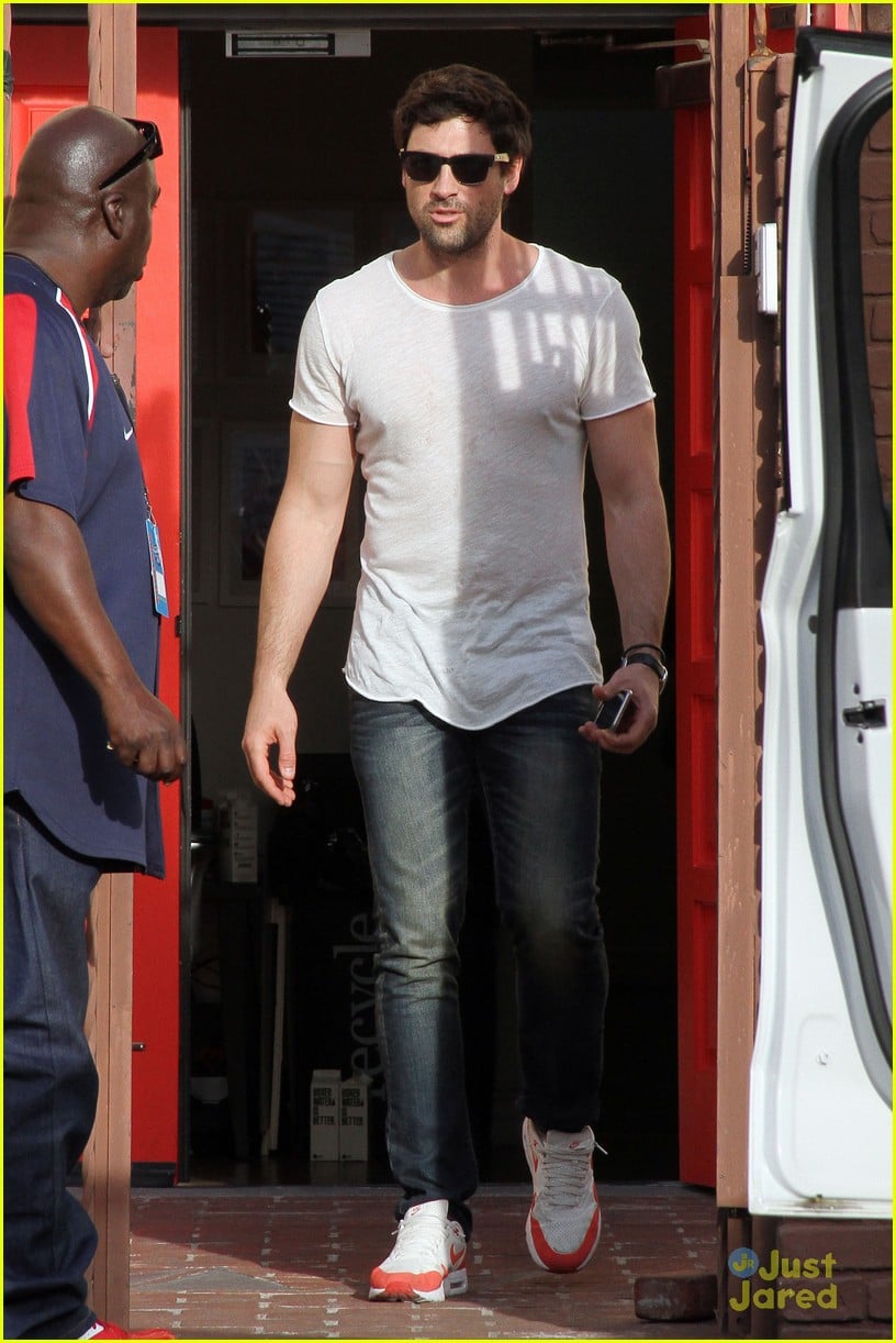 Rumer Willis & Val Chmerkovskiy Get Visits From Siblings Scout Willis