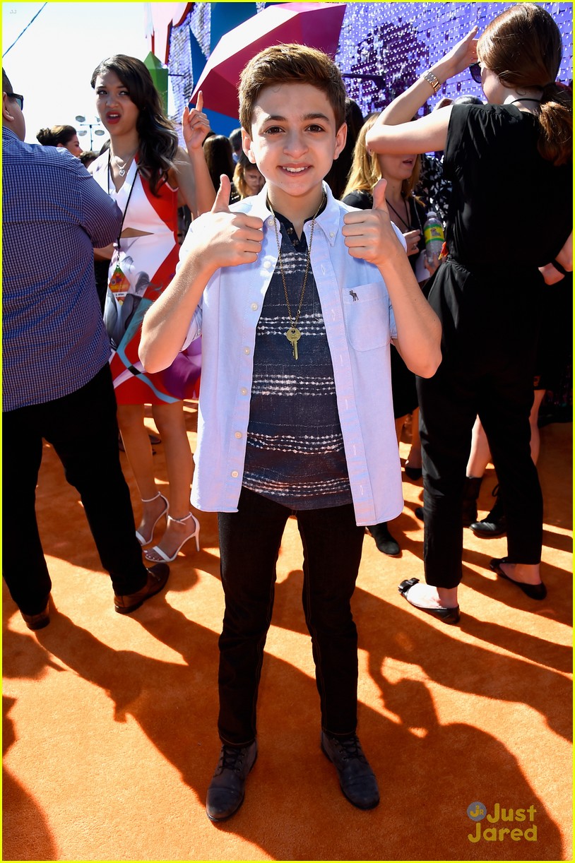 Full Sized Photo of skai jackson cameron boyce jj totah jessie kcas 01