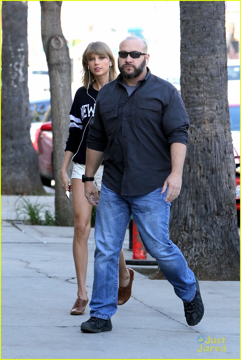 Taylor Swift Shares View on Love - Watch Now! | Photo 784580 - Photo