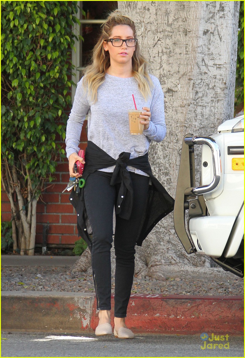 Ashley Tisdale Plays 'Would You Rather' With Her Fans | Photo 783857 ...