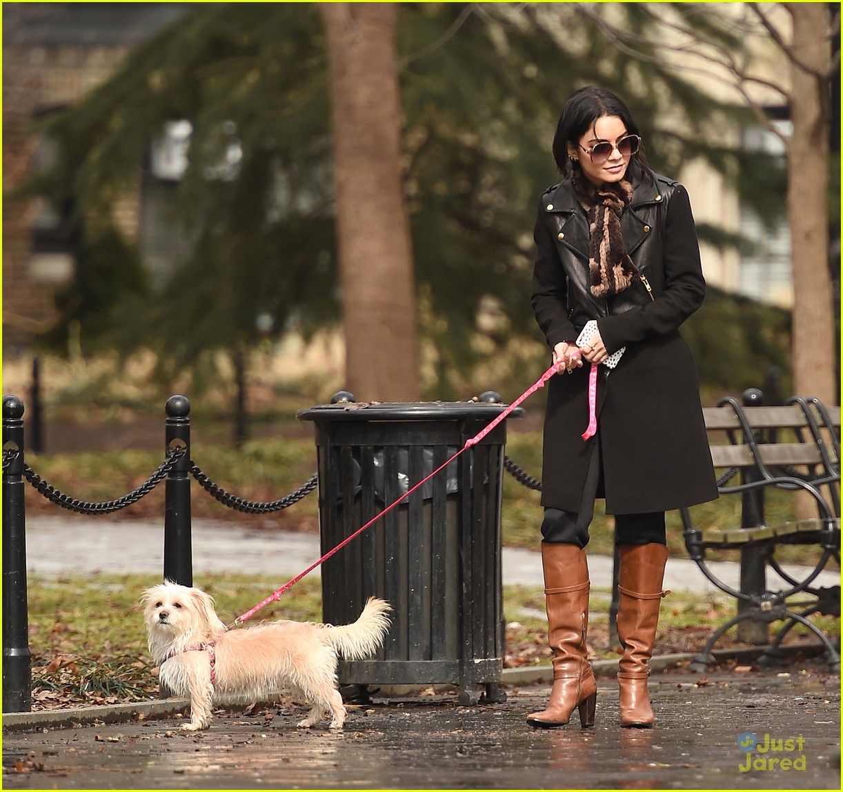 Full Sized Photo of vanessa hudgens darla walk park after gma 04