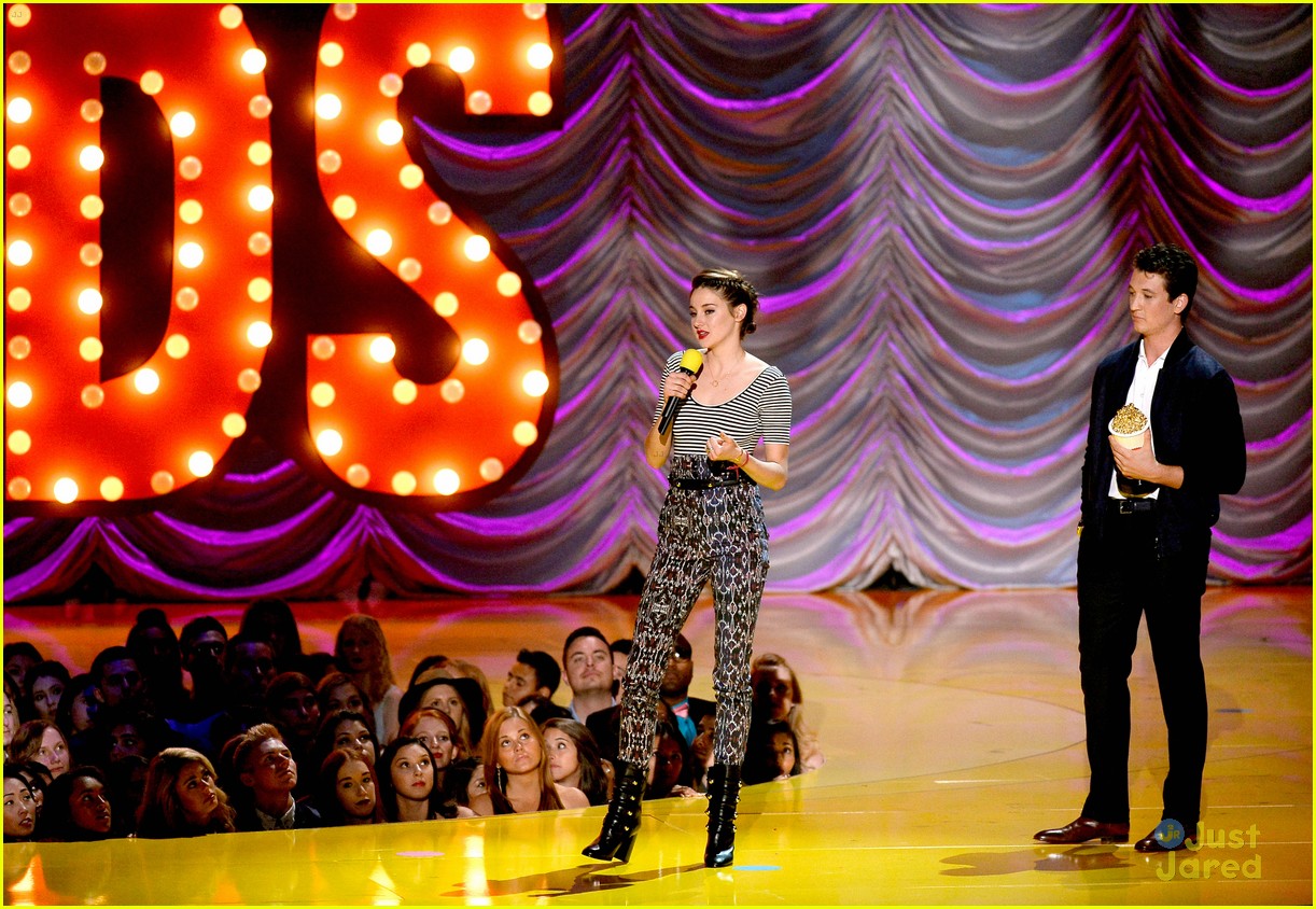 ansel elgort mtv movie awards 2015 01