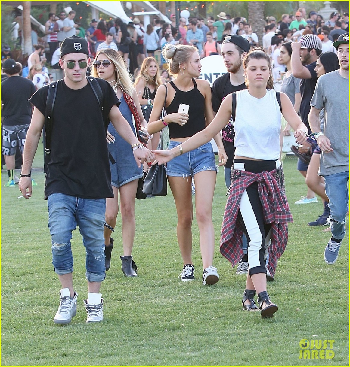 Brooklyn Beckham & Sofia Richie Check Out Coachella Day One! | Photo ...