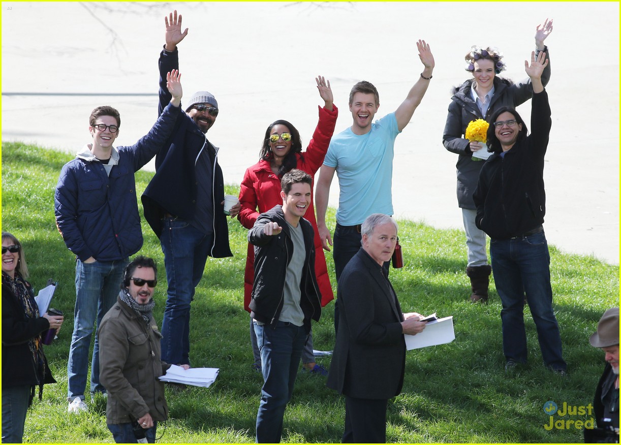 the flash caitlin ronnie wedding rehearsal filming pics 02
