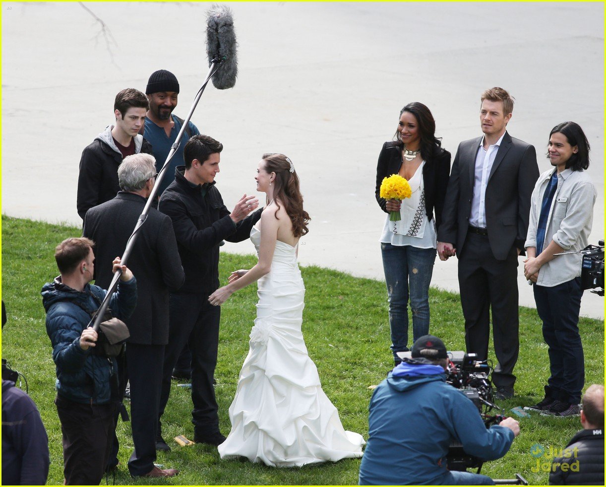 Full Sized Photo of the flash caitlin ronnie wedding rehearsal filming