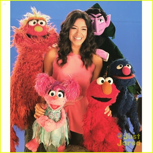 Gina Rodriguez Steals Kisses From Sesame Street's Elmo! Photo 795839