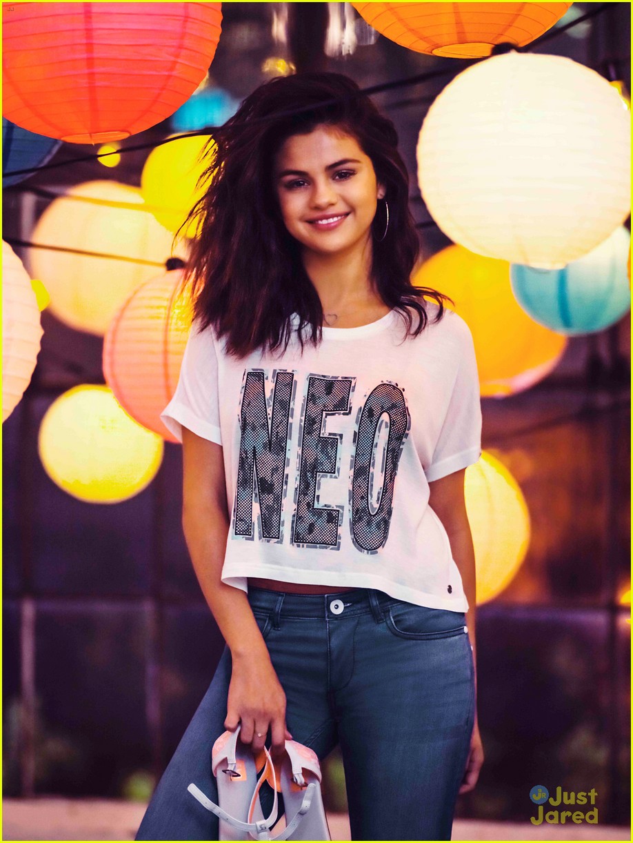 Selena Gomez Us To Wonderland in Adidas Neo Photo 800594 | Selena Pictures | Just Jared
