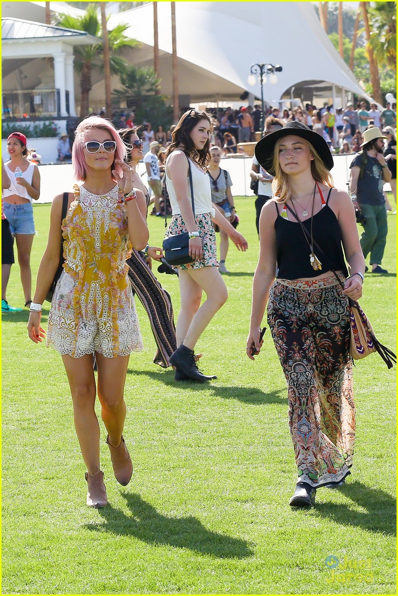 Julianne Hough Shows Off Pink Hair at Coachella! | Photo 798182 - Photo ...