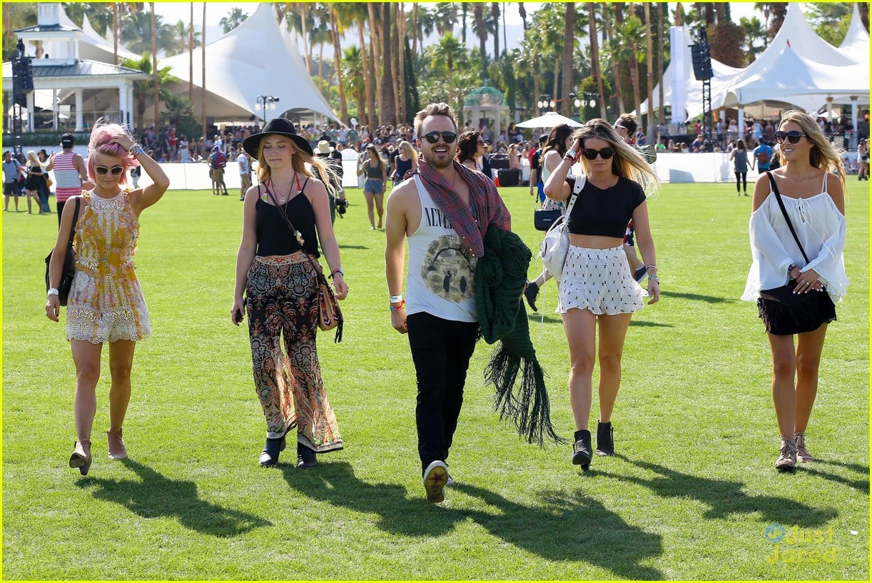 Julianne Hough Shows Off Pink Hair at Coachella! | Photo 798183 - Photo ...