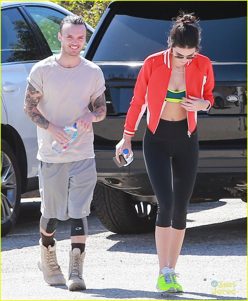 Kendall Jenner Goes Hiking in Malibu With Jaden Smith & Friends | Photo
