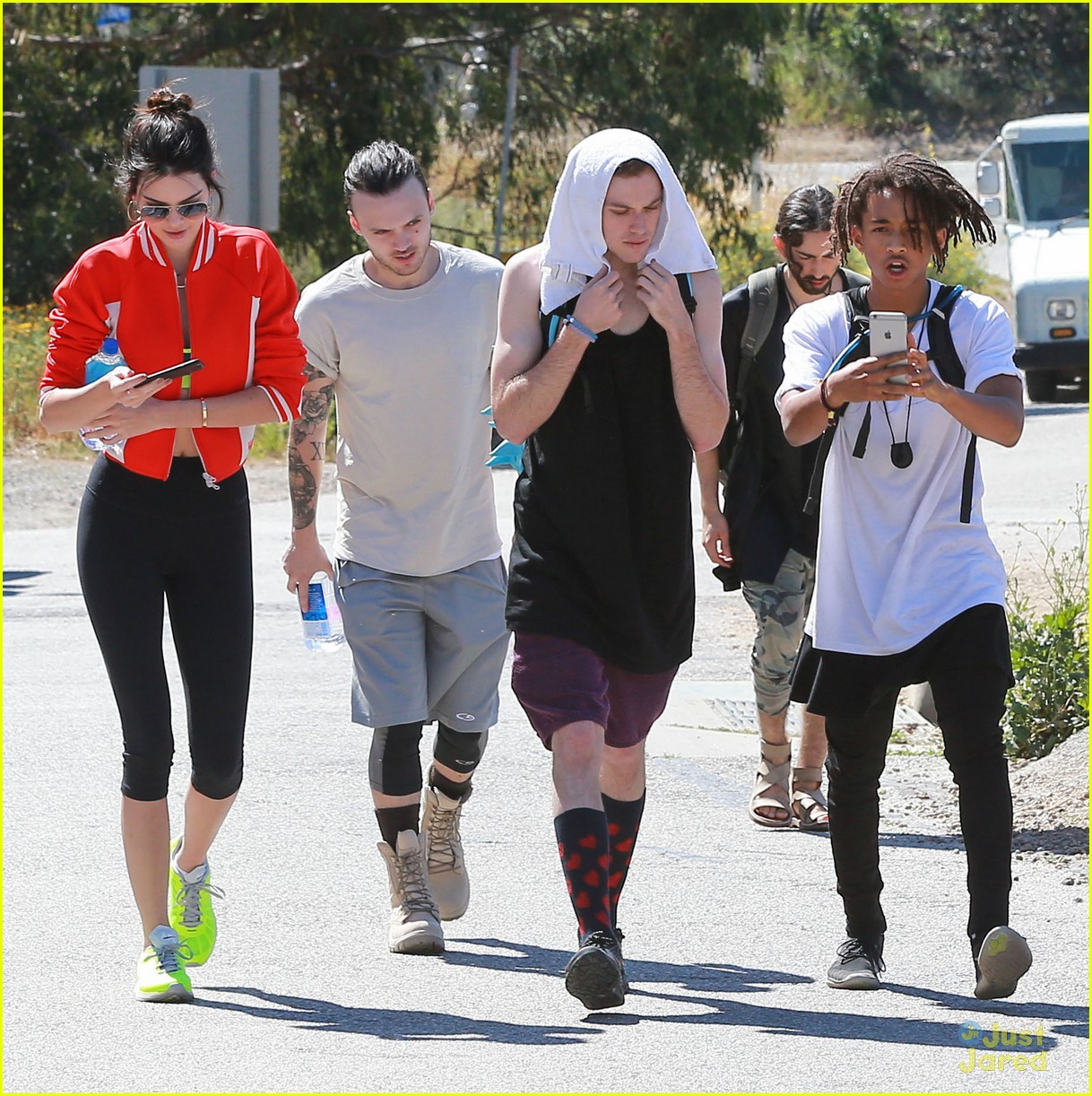 Full Sized Photo of kendall jenner hike jaden smith 22 | Kendall Jenner