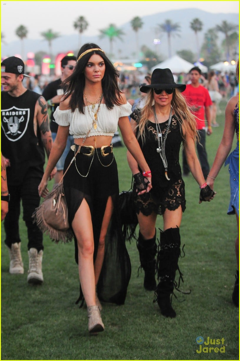 Kendall Jenner Makes Coachella BFFs in Justin Bieber & Fergie! | Photo ...