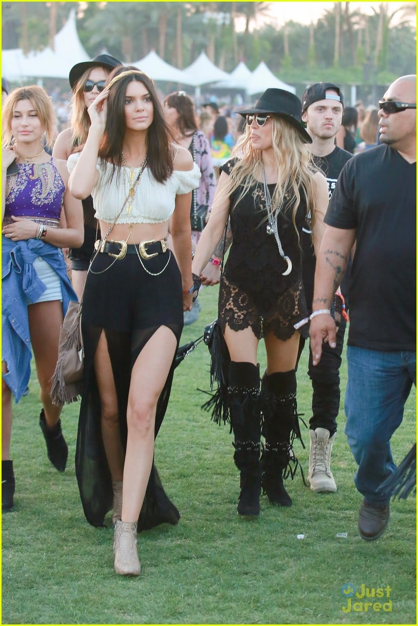 Kendall Jenner Makes Coachella BFFs in Justin Bieber & Fergie! | Photo ...