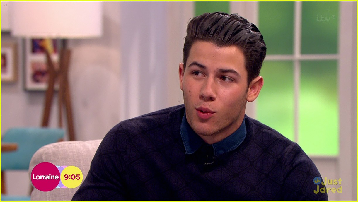 Nick Jonas Shows His Range Of Emotions On Itv S Lorraine Photo 797421 Nick Jonas Pictures Just Jared Jr