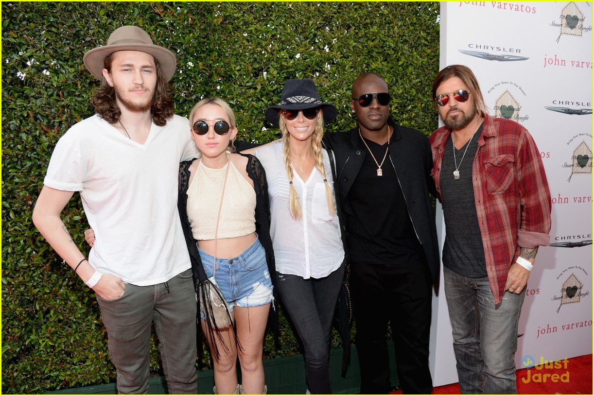 Full Sized Photo of noah cyrus john varvatos house 12 | Noah Cyrus is ...