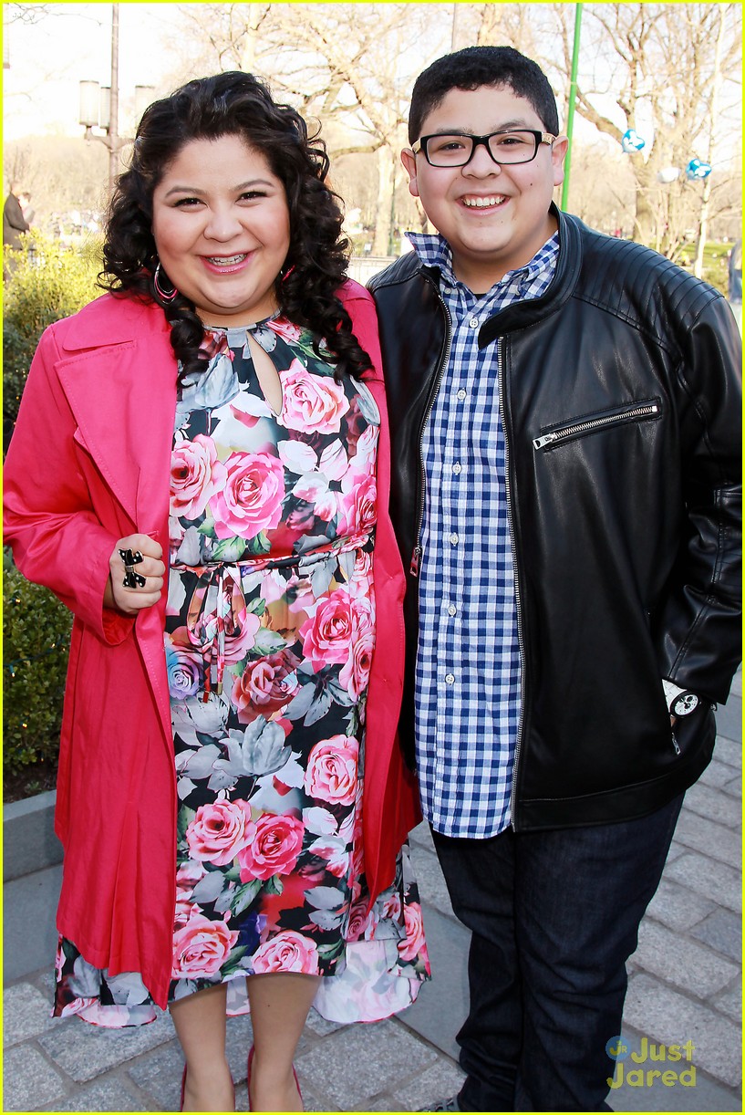 Raini Rodriguez & David Henrie Hit The 'Paul Blart: Mall Cop 2' After ...