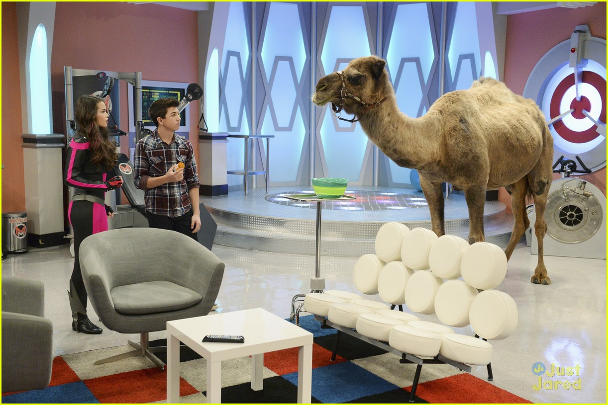 Get An Exclusive Look At This Week's 'Lab Rats Bionic Island' & 'Mighty Med'! Photo 796135