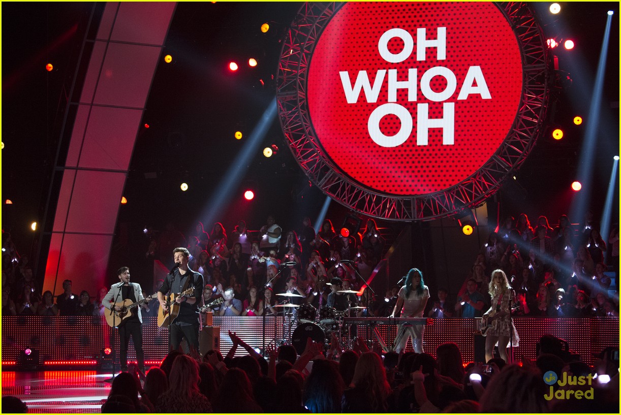 Shawn Mendes & Nick Jonas Perform At RDMAs 2015 See The Pics! Photo 805250 Photo Gallery
