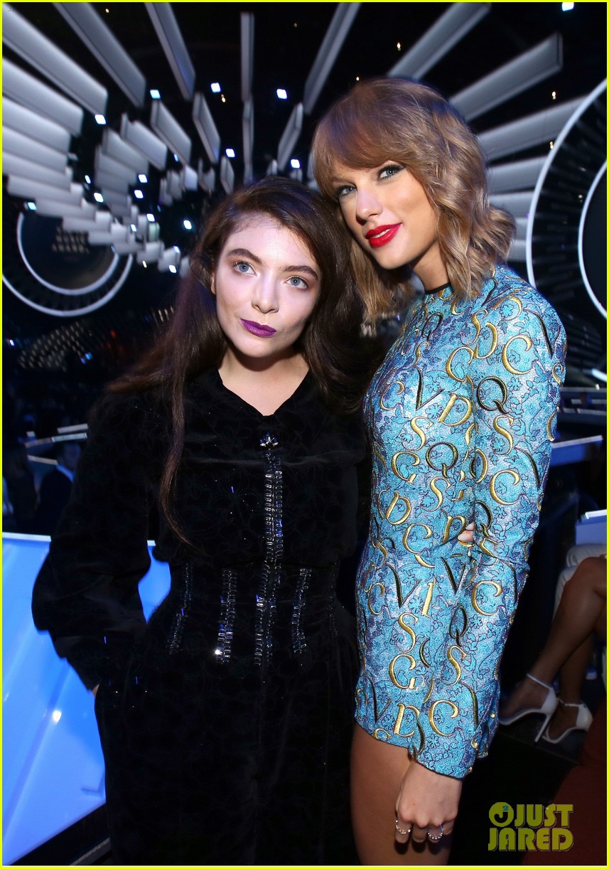 Taylor Swift Shoots Down Reports That She & Lorde Are Feuding | Photo ...