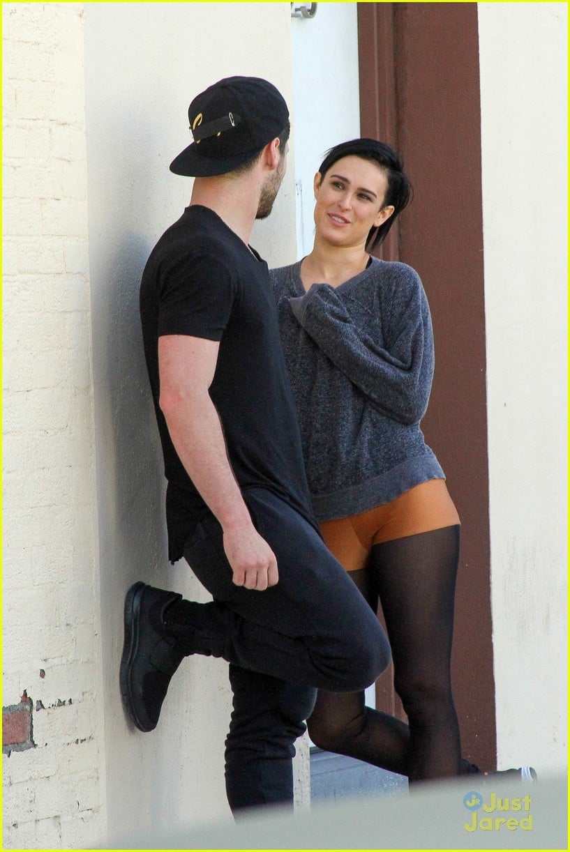 Val Chmerkovskiy Pulls Out Hat Trick With Rumer Willis During Dwts Practice Photo 800326 4978