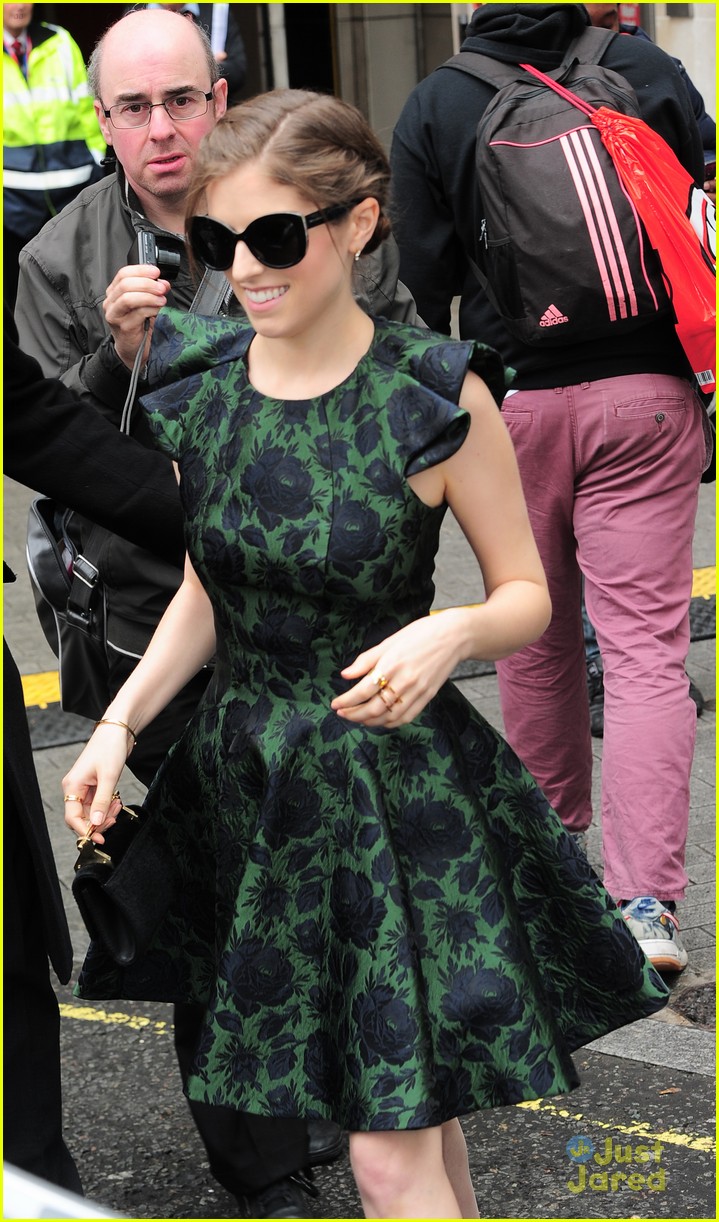 Full Sized Photo of anna kendrick green dress bbc radio visit 03 | Anna