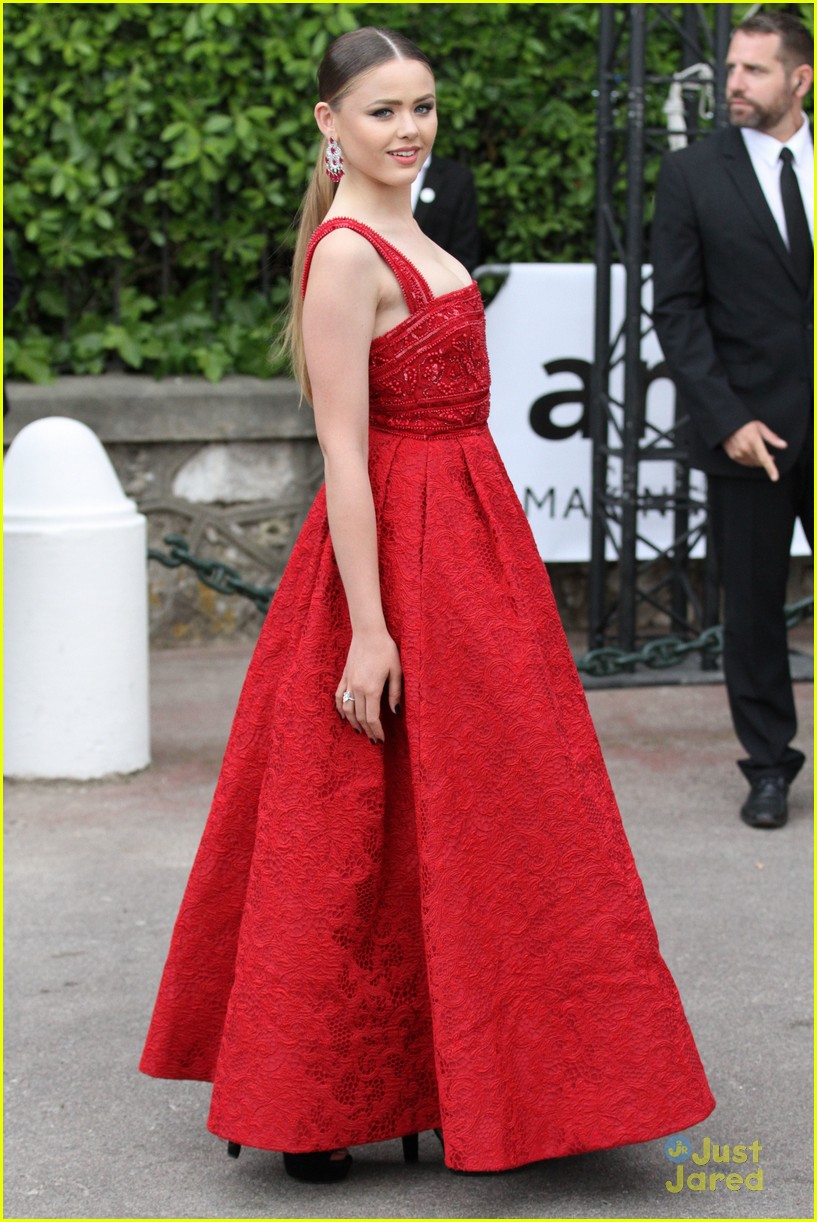 Kristina Bazan Wows In Red At amfAR Gala in Cannes | Photo 816988