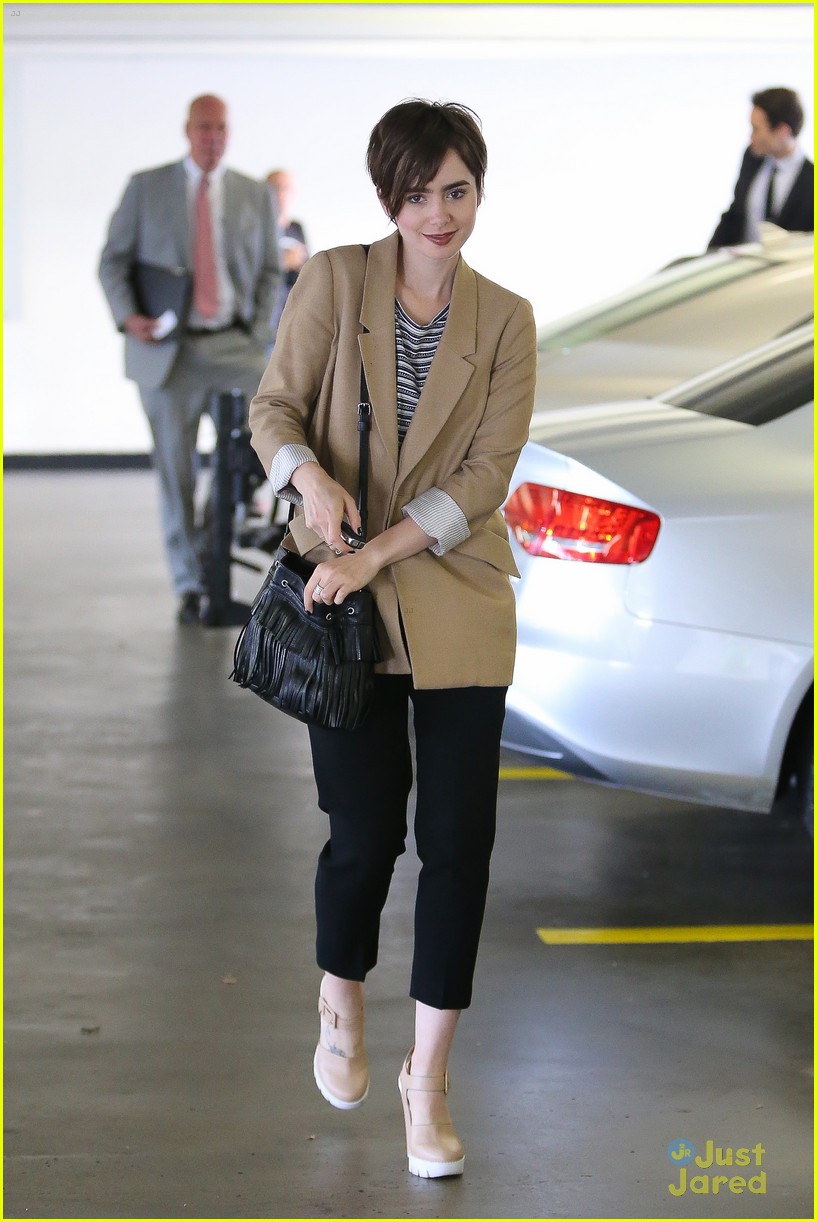 Only Lily Collins Could Look This Chic Running Errands | Photo 819380