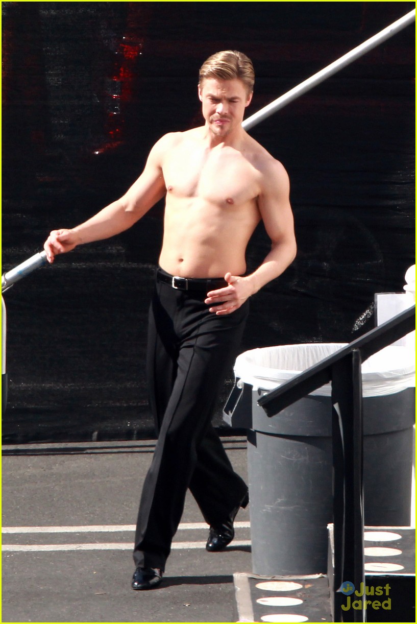 Derek Hough Goes Shirtless Gets Visit From Kate Hudson Photo 811949 Photo Gallery Just 