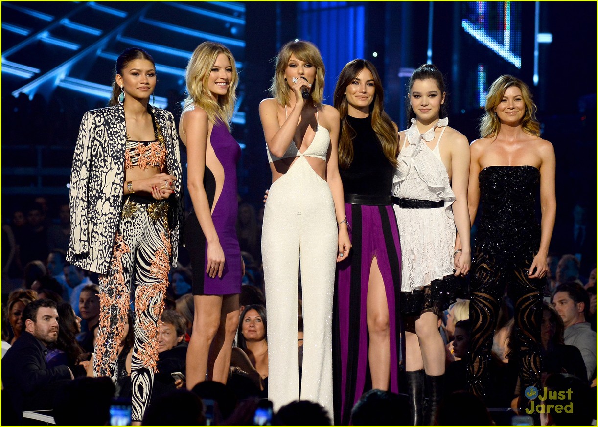 Hailee Steinfeld Shines Her 'Flashlight' at BBMAs 2015! Photo 814453