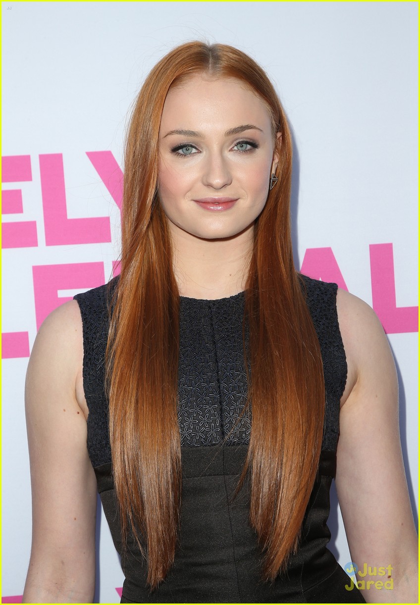 Hailee Steinfeld & Sophie Turner Are Two 'Barely Lethal' Ladies | Photo