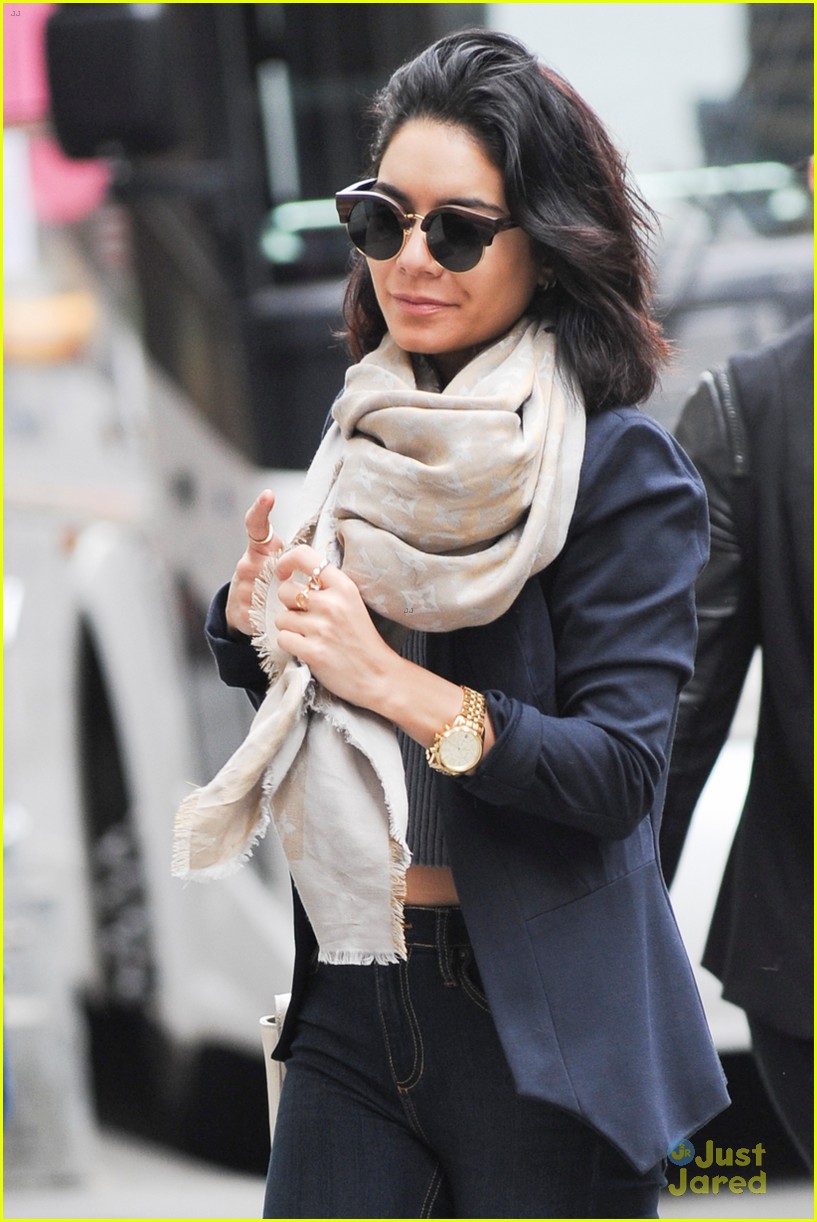 Vanessa Hudgens Flashes Some Midriff In Chilly New York Photo Photo Gallery Just